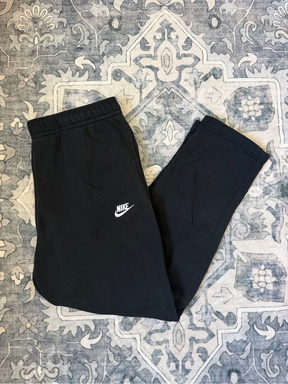 Nike Unisex Tapered Leg Sweatpants